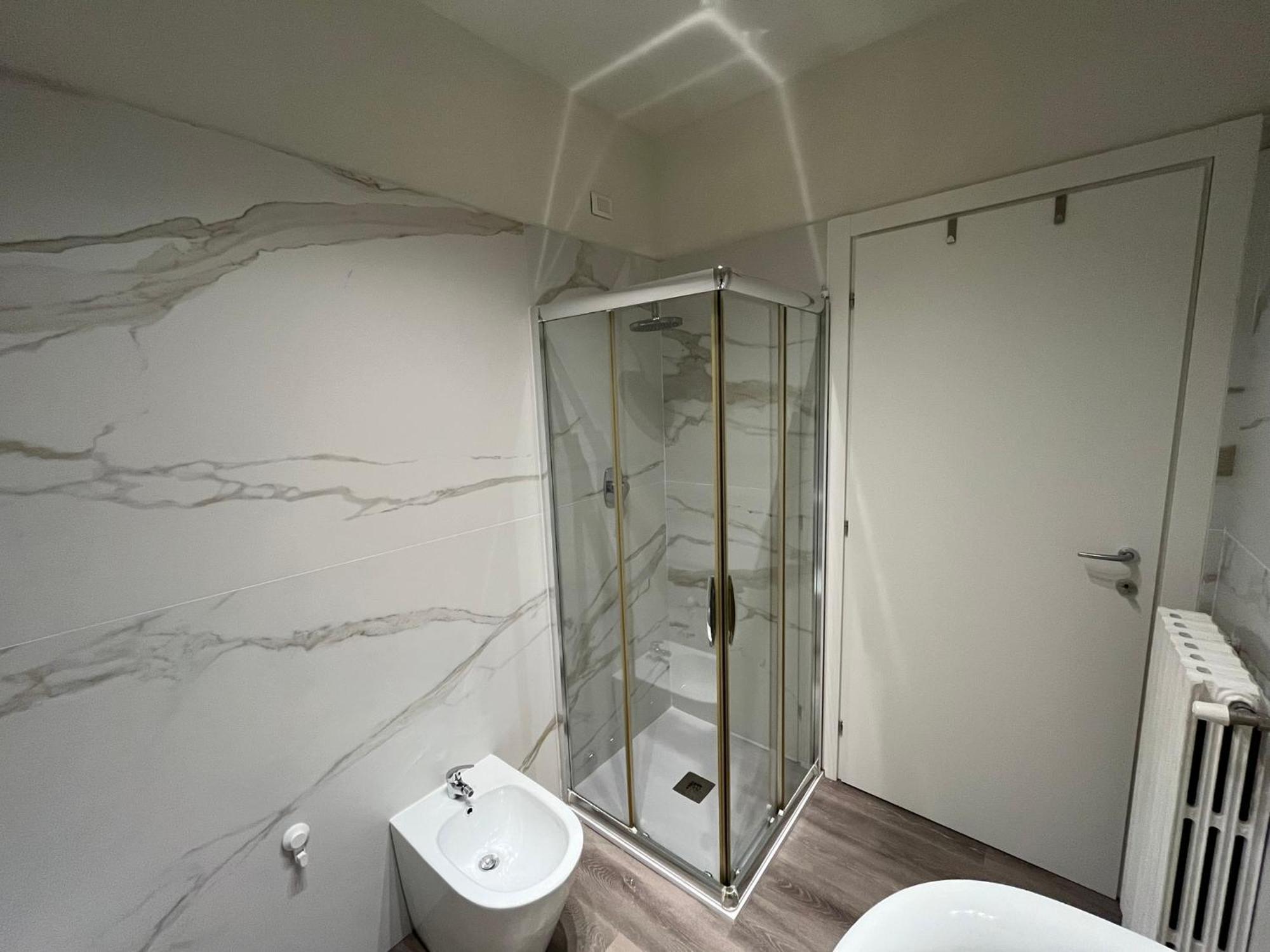 Elegante Bilocale Con Posto Auto Privato Apartment Brescia Exterior foto