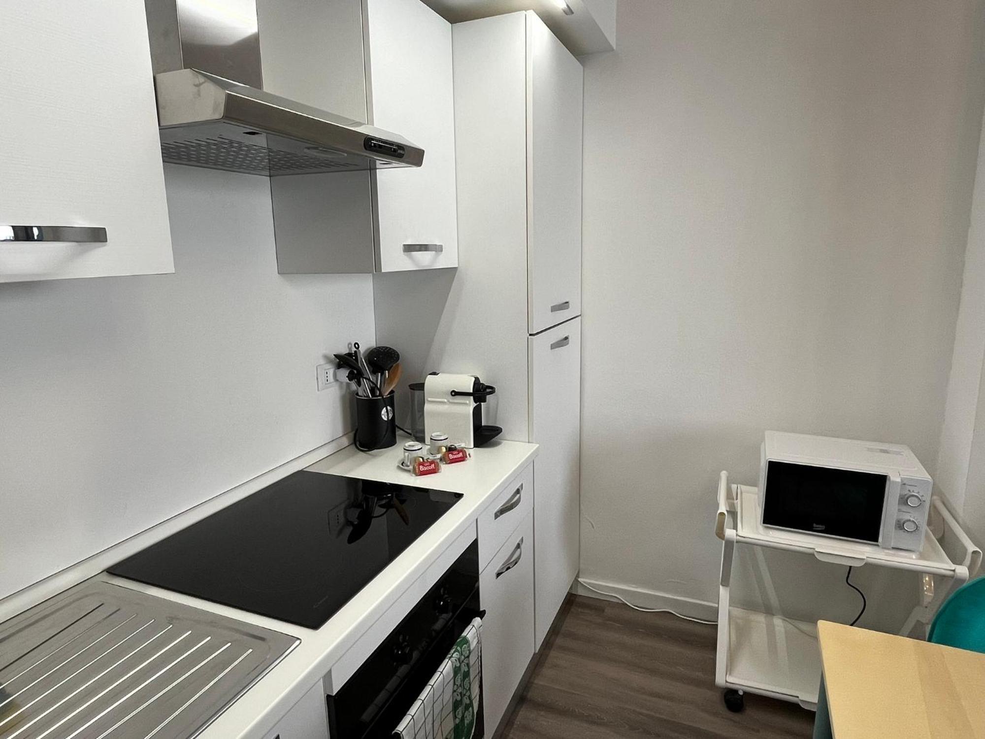 Elegante Bilocale Con Posto Auto Privato Apartment Brescia Exterior foto
